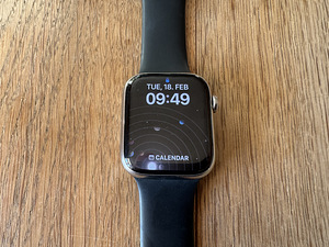 Apple Watch 7, Stainless Steel (1 foto / 3)