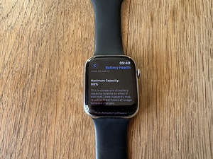 Apple Watch 7, Stainless Steel (2 foto / 3)