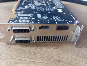 Видеокарта GTX 1060 (2 фото из 4)