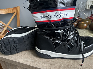 Б/у зимние сапоги Hilfiger 37-37.5 (1 фото из 4)