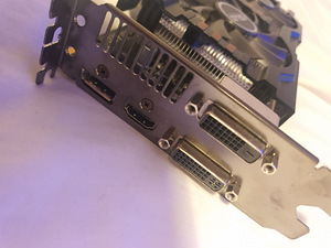 AMD Radeon R9 270 2GB (с дефектом) (3 фото из 6)