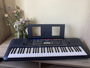 СИНТЕЗАТОР YAMAHA PSR-E263 (1 фото из 4)