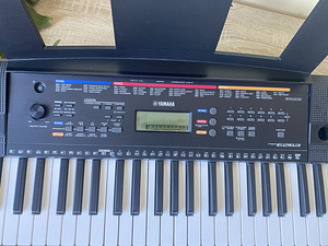 СИНТЕЗАТОР YAMAHA PSR-E263 (4 фото из 4)