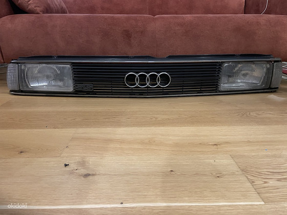 Audi 100 C2 esituled ja võre