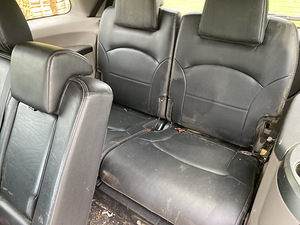 Mitsubishi Grandise must nahksisu, 7-kohaline (3 foto / 3)
