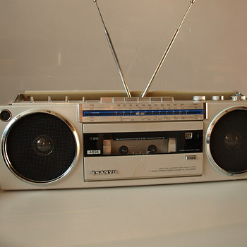 Sanyo M7750K Mini Boombox