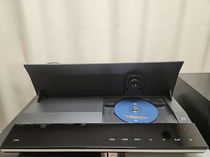 Bang & Olufsen Beogram CD 4500 (2 фото из 4)