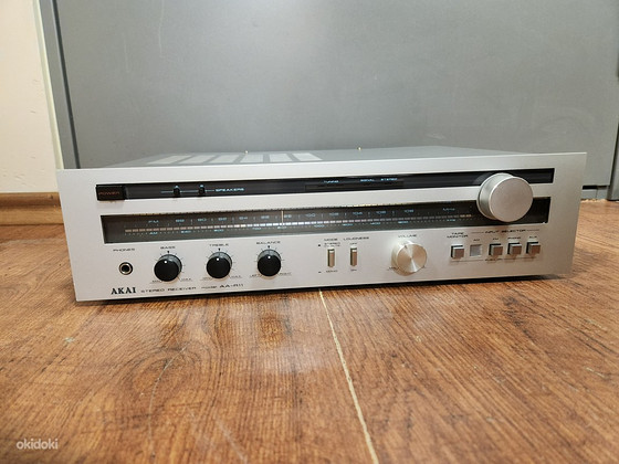 Akai AA-R11 AM/FM стерео ресивер