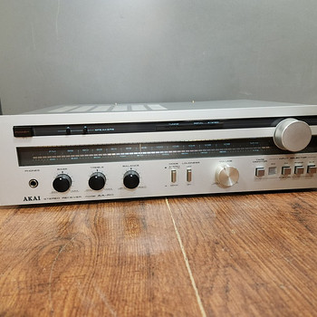 Akai AA-R11 AM/FM стерео ресивер