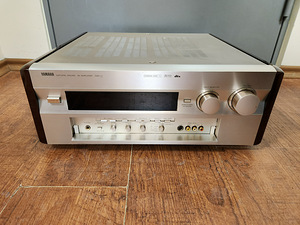 Yamaha DSP-A1 Surround Sound Processor/Amplifier (2 фото из 8)