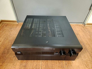 Yamaha DSP-A1 Surround Sound Processor/Amplifier (7 фото из 8)