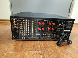 Yamaha DSP-A1 Surround Sound Processor/Amplifier (8 фото из 8)
