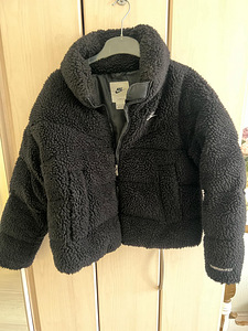 Женская куртка (2 фото из 5)
