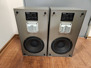 Полочные колонки Akai SR 1200 (2 фото из 4)