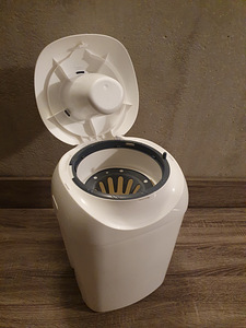 Laste mähkmekonteiner prügikast Sangenic (1 foto / 3)