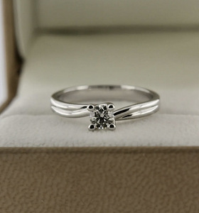 Кольцо с бриллиантом 0.33ct (1 фото из 7)