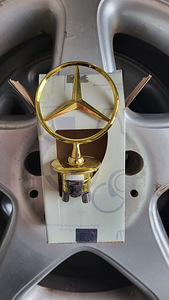 Mercedes benz kapoti märk (2 foto / 3)