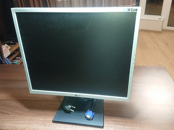 Monitor LG 19"