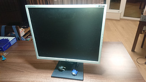Монитор LG 19" (1 фото из 1)