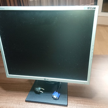 Monitor LG 19"