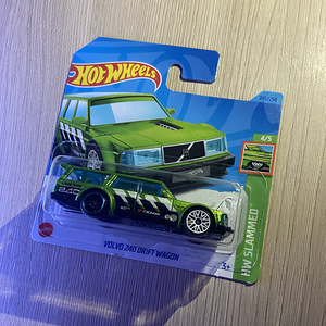 HOT WHEELS Volvo 240 дрифт вагон (1 фото из 2)