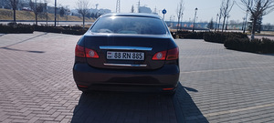 Nissan Bluebird (2 լուսանկար / 6)