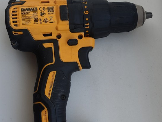 Dewalt dcd 777