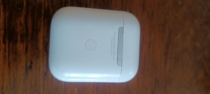 AirPods laadimine (2 foto / 2)