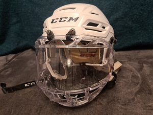 Хоккейный шлем CCM (2 фото из 4)