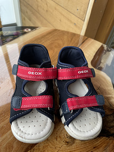 Детские сандали Geox (1 фото из 3)