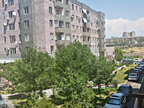 Տրվում է վարձով 3 սենյականոց բնակարան (երկարաժամկետ)