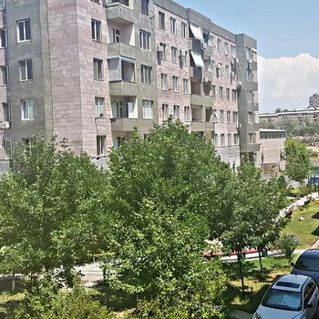 Տրվում է վարձով 3 սենյականոց բնակարան (երկարաժամկետ)