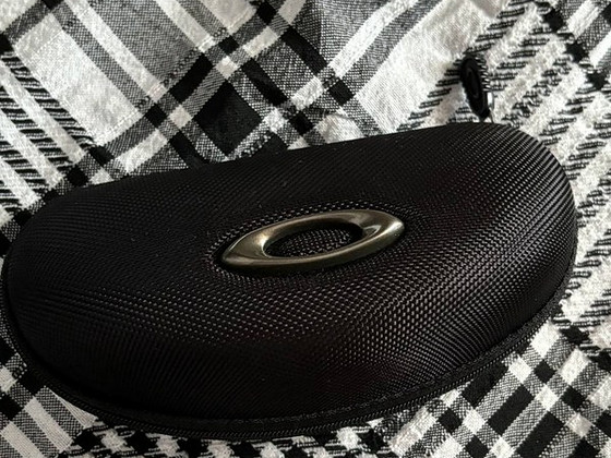 Очки Oakley