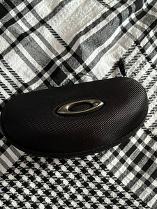 Очки Oakley (1 фото из 5)
