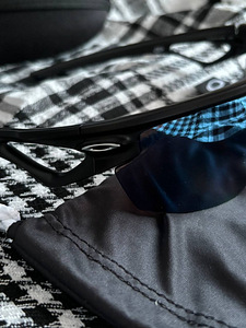 Очки Oakley (4 фото из 4)
