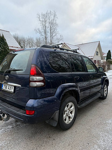 Toyota Land Cruiser (5 foto / 10)