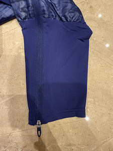Adidas размер S (3 фото из 5)