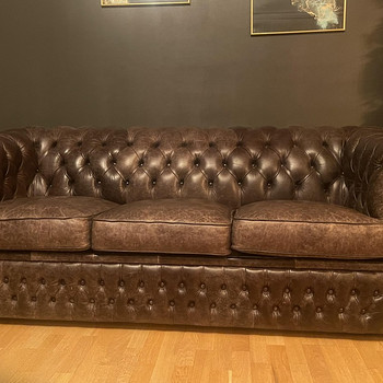 Кожаные диваны chesterfield 2 и 3 места. Диван кровать