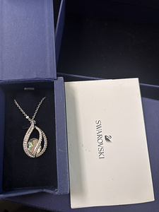 Swarovski օրիգինալ վզնոց քարով (2 լուսանկար / 2)