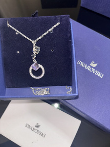 Swarovski օրիգինալ վզնոց մանուակագույն քարով (2 լուսանկար / 2)