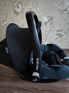 Maxi-Cosi CabrioFix i-Size turvahäll koos isofix alusega (6 foto / 10)