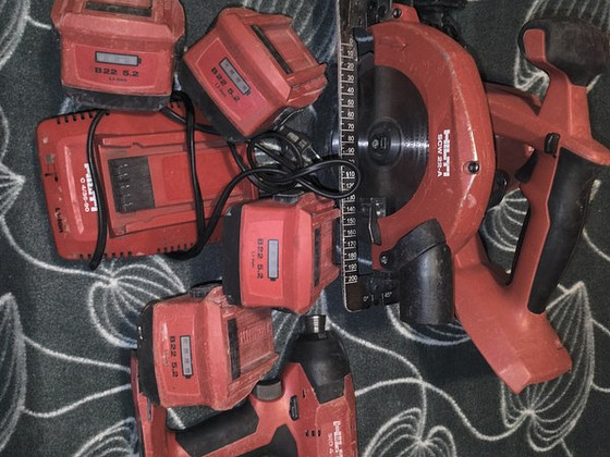 Аккумуляторная дисковая пила Hilti, зарядное устройство, акк