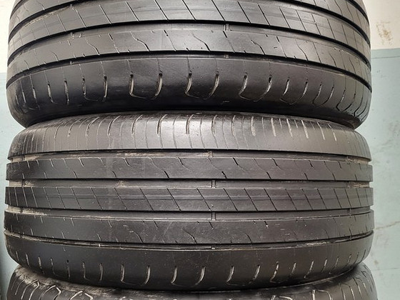 225/55R17