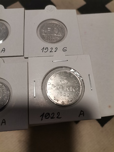 Монеты (2 фото из 4)