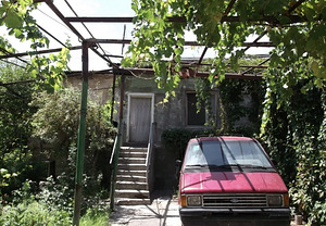 Земельный участок в центре Еревана (2 фото из 3)