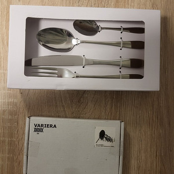 Komplekt kahele, kahvlid ja noad, kaante hoidja