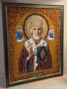 Ikoon "Püha Nikolai Imetegija" looduslikust merivaigust (2 foto / 6)