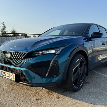 Peugeot 408 GT 225 1.6 PHEV 132kW AT8