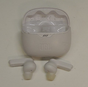 Bluetooth kõrvaklapid JBL Tune Beam + dok (5 foto / 5)