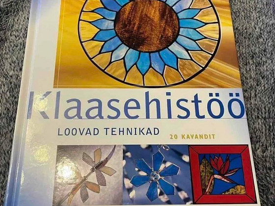 Книга "Klaasehistöö" 128 стр.